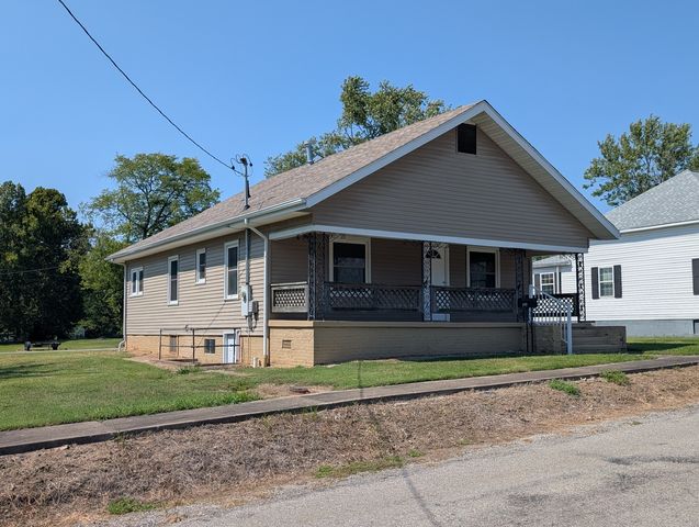 1417 S Ledford Street, Harrisburg, IL 62946