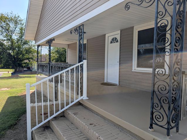 1417 S Ledford Street, Harrisburg, IL 62946