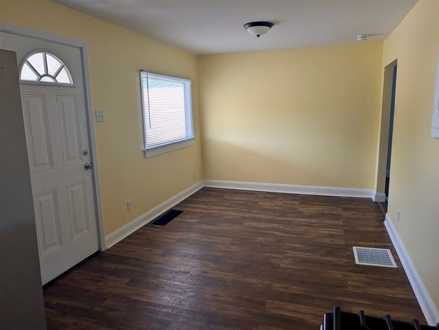 1417 S Ledford Street, Harrisburg, IL 62946