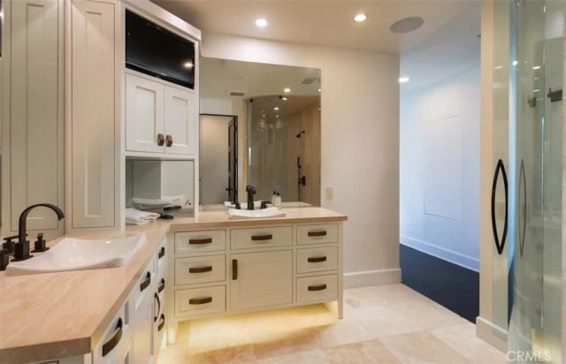 26 S La Senda Drive, Laguna Beach, CA 92651