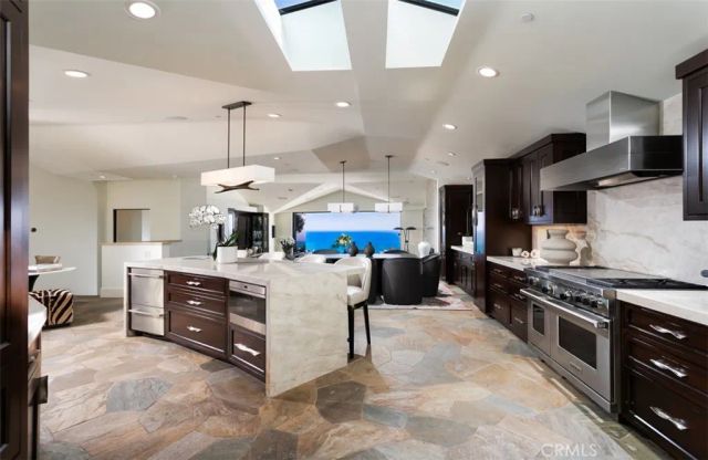 26 S La Senda Drive, Laguna Beach, CA 92651