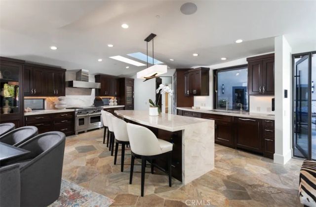 26 S La Senda Drive, Laguna Beach, CA 92651