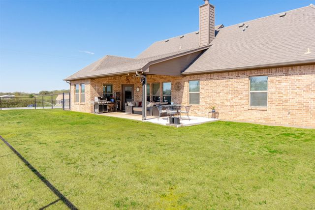 849 County Road 4764, Boyd, TX 76023