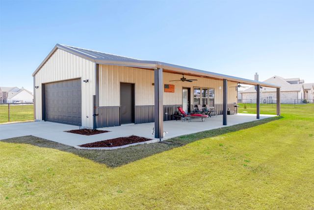 849 County Road 4764, Boyd, TX 76023