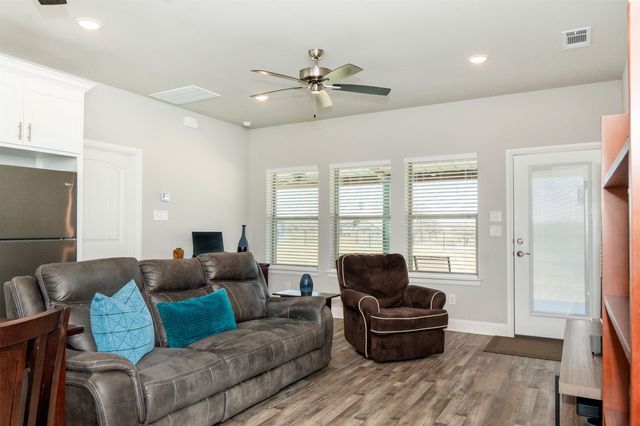 849 County Road 4764, Boyd, TX 76023