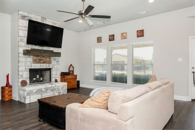 849 County Road 4764, Boyd, TX 76023