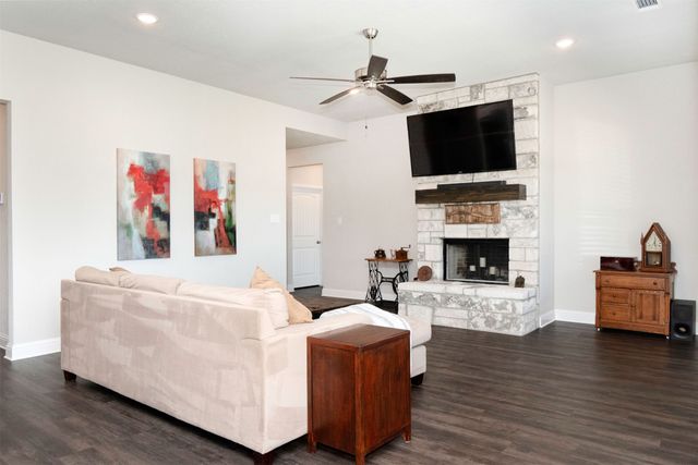 849 County Road 4764, Boyd, TX 76023