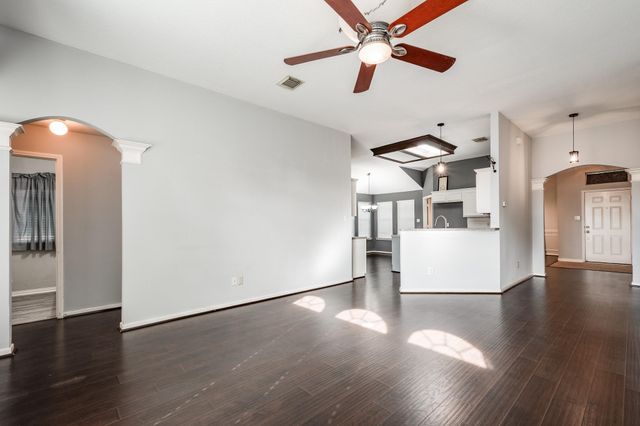 27133 Kings Manor Drive S, Kingwood, TX 77339