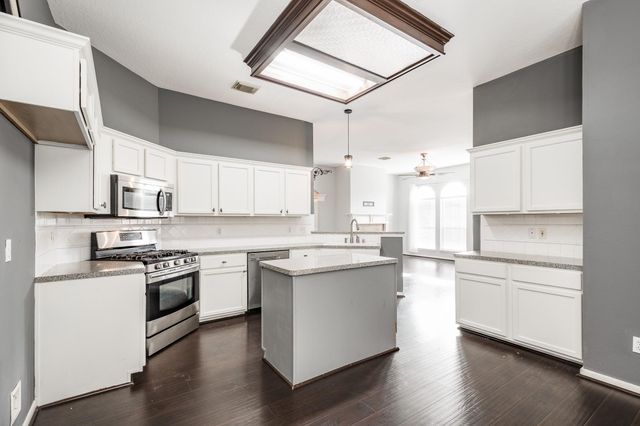 27133 Kings Manor Drive S, Kingwood, TX 77339