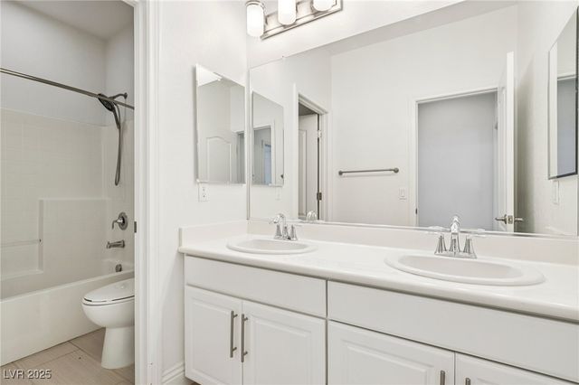 7245 Blooming Jasmine Avenue, Las Vegas, NV 89117