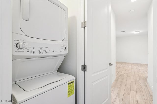 7245 Blooming Jasmine Avenue, Las Vegas, NV 89117