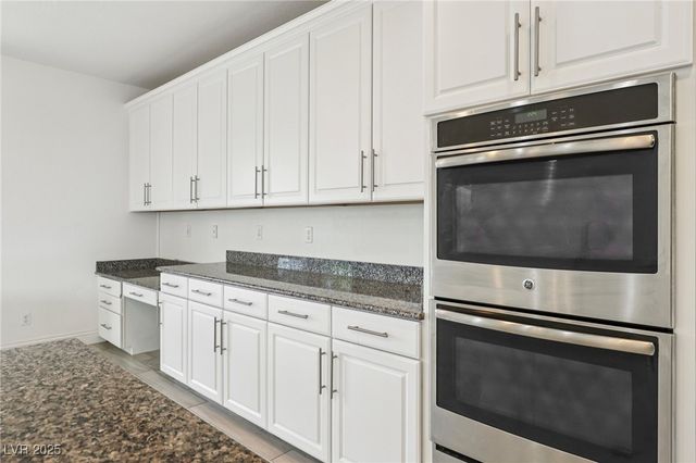 7245 Blooming Jasmine Avenue, Las Vegas, NV 89117