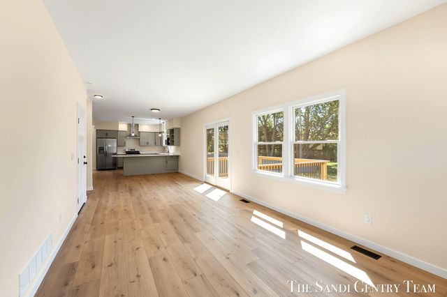 1032 Arlington Avenue, Grand Haven, MI 49417