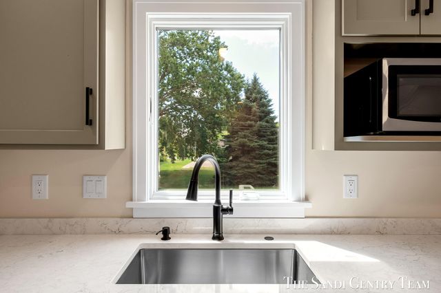 1032 Arlington Avenue, Grand Haven, MI 49417
