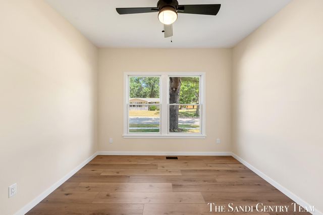 1032 Arlington Avenue, Grand Haven, MI 49417