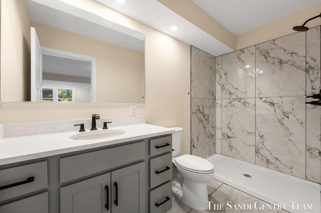 1032 Arlington Avenue, Grand Haven, MI 49417