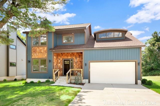 1032 Arlington Avenue, Grand Haven, MI 49417