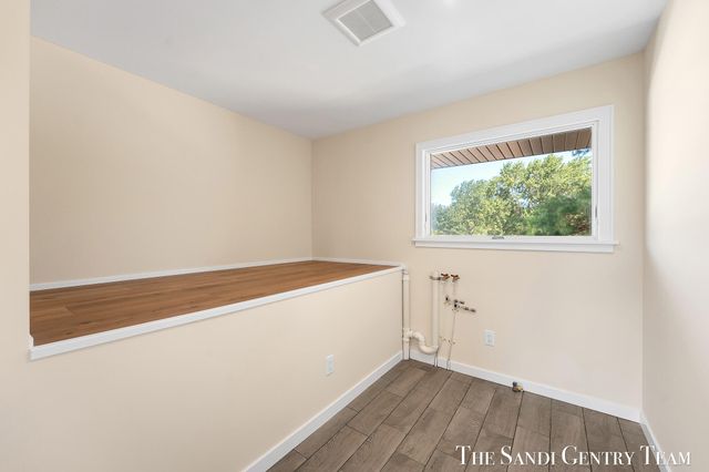1032 Arlington Avenue, Grand Haven, MI 49417