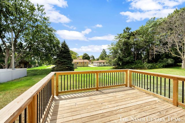 1032 Arlington Avenue, Grand Haven, MI 49417