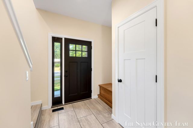 1032 Arlington Avenue, Grand Haven, MI 49417