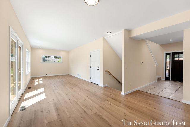 1032 Arlington Avenue, Grand Haven, MI 49417