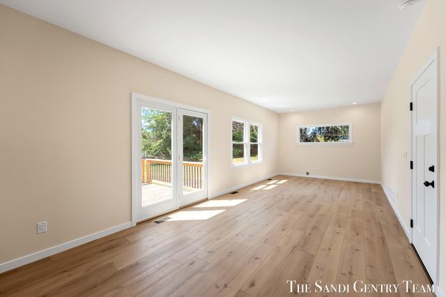 1032 Arlington Avenue, Grand Haven, MI 49417