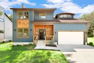 1032 Arlington Avenue, Grand Haven, MI 49417