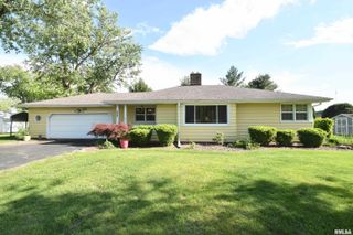 3226 W RICHWOODS Boulevard, Peoria, IL 61604