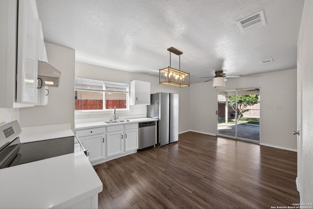 9739 Crescent Moon, San Antonio, TX 78245