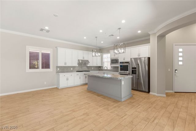 9985 Regency Canyon Way, Las Vegas, NV 89148