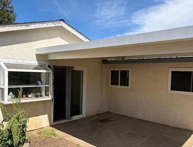 8914 Aksarben Dr, Orangevale, CA 95662