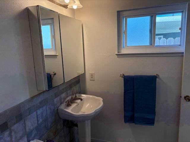 8914 Aksarben Dr, Orangevale, CA 95662