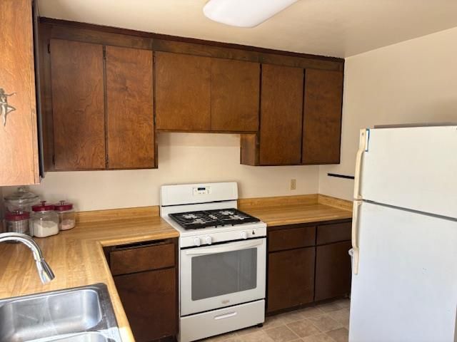 8914 Aksarben Dr, Orangevale, CA 95662