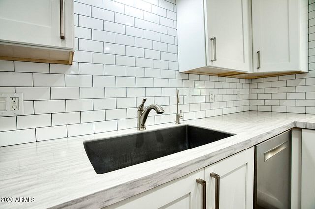 1305 W 7TH Place, Tempe, AZ 85281