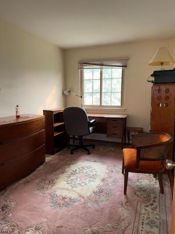 4 Drake Rd, Hillsborough Twp., NJ 08844
