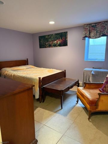 4 Drake Rd, Hillsborough Twp., NJ 08844