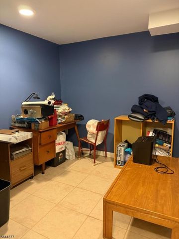 4 Drake Rd, Hillsborough Twp., NJ 08844