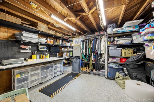 644 N Clinton Avenue, Lindenhurst, NY 11757