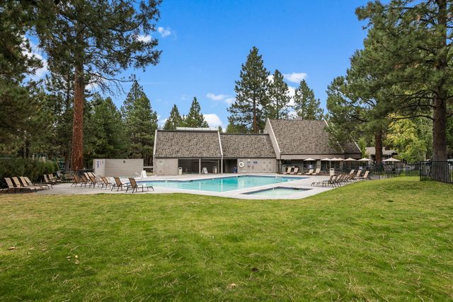 19717 SW Mount Bachelor Drive UNIT 128, Bend, OR 97702