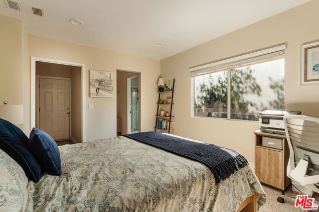 17623 Bromley Street, Los Angeles, CA 91316