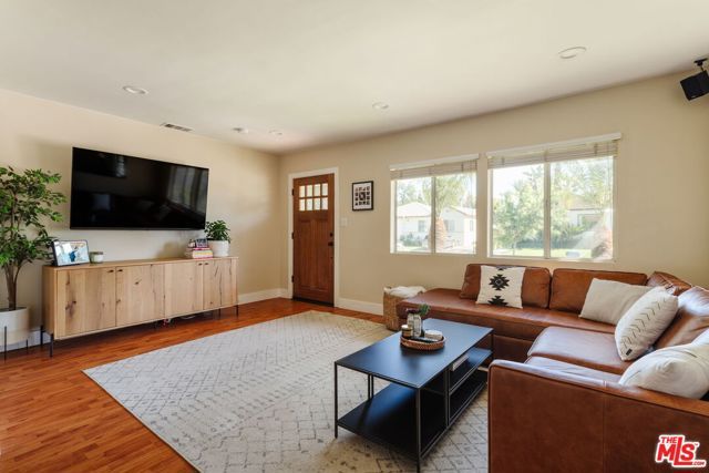 17623 Bromley Street, Los Angeles, CA 91316