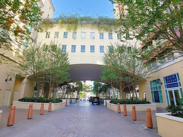 7355 SW 89th Street 427N, Miami, FL 33156