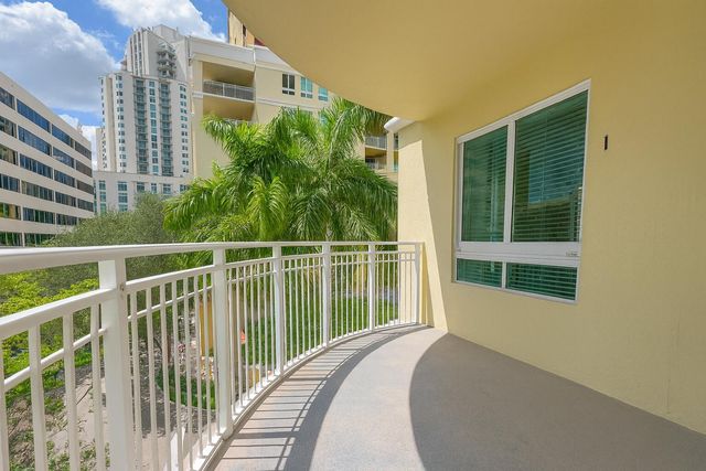 7355 SW 89th Street 427N, Miami, FL 33156