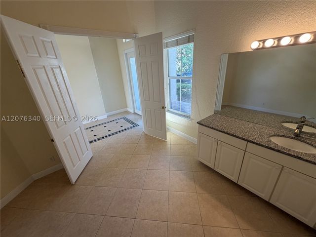 7635 Ironhorse Blvd, West Palm Beach, FL 33412