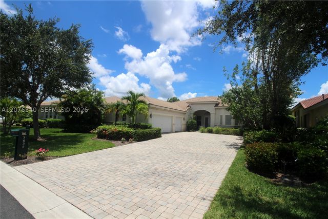 7635 Ironhorse Blvd, West Palm Beach, FL 33412