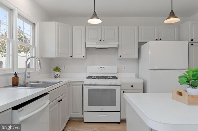 3916 OAK ST, Fairfax, VA 22030