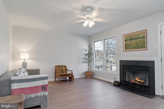 3916 OAK ST, Fairfax, VA 22030