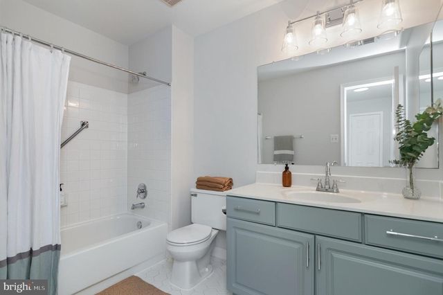 3916 OAK ST, Fairfax, VA 22030