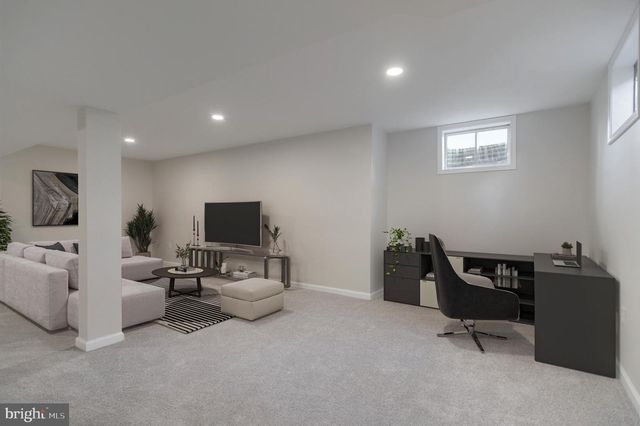 3916 OAK ST, Fairfax, VA 22030