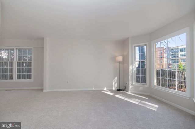 3916 OAK ST, Fairfax, VA 22030